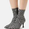 Shoe * | Rag & Bone Brea Boot Classic Ankle Boots Black/White