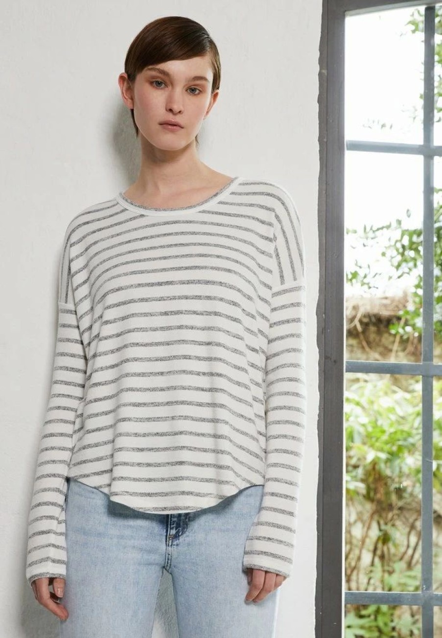 Clothing * | Rag & Bone The Knit Striped Label Long Sleeved Top White/Grey